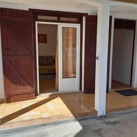 Appartement A Proximite De La Plage Du Bourg ! ساينت آن المظهر الخارجي الصورة