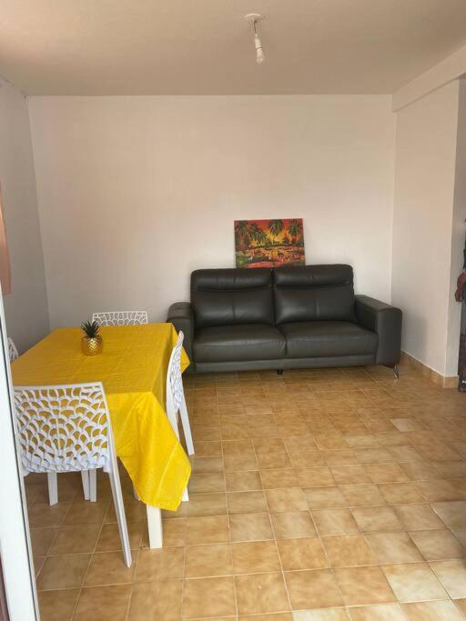 Appartement A Proximite De La Plage Du Bourg ! ساينت آن المظهر الخارجي الصورة