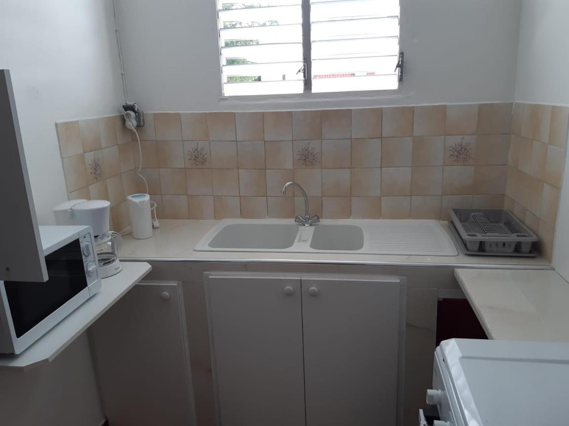Appartement A Proximite De La Plage Du Bourg ! ساينت آن المظهر الخارجي الصورة